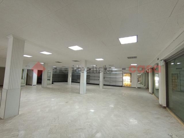 Locale in affitto di 430 m²