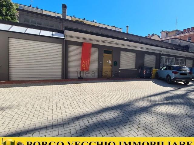 Locale in affitto di 433 m² in Via Massimo D&apos Azeglio, 7