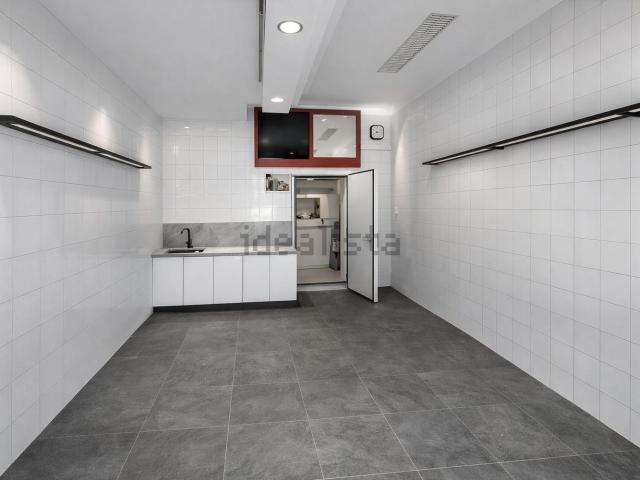 Locale in affitto di 47 m² in Piazza Indipendenza, 10