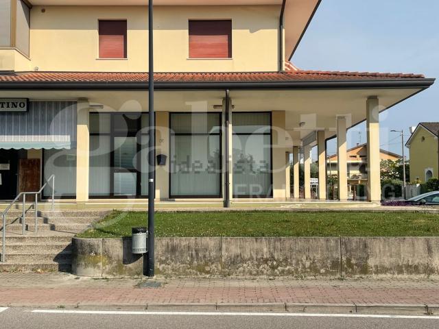 Locale in affitto di 47 m² in Via Vallenoncello, 15