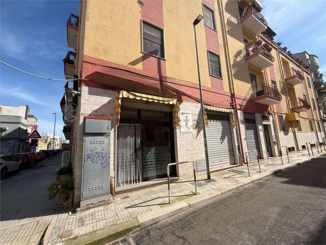 Locale in affitto di 47 m² in Via Fulvia, 75