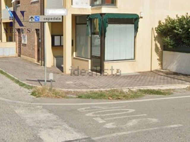 Locale in affitto di 47 m² in Via IV Novembre