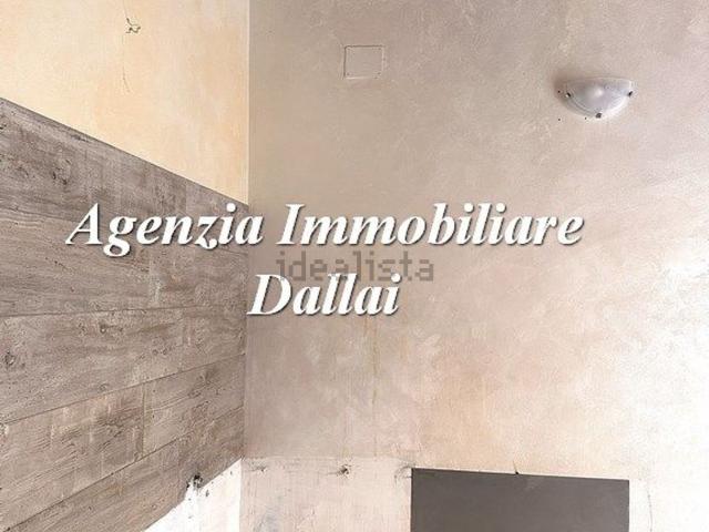 Locale in affitto di 47 m² in Via Roma, 29