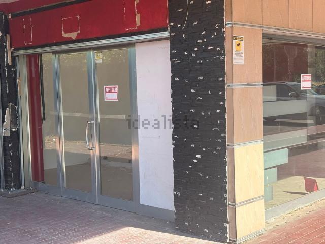 Locale in affitto di 47 m² in Viale dei Tigli, 84