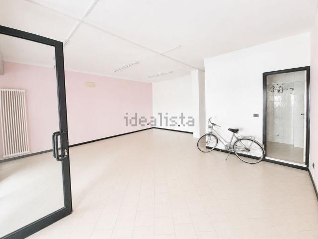 Locale in affitto di 47 m² in Viale Regina Elena