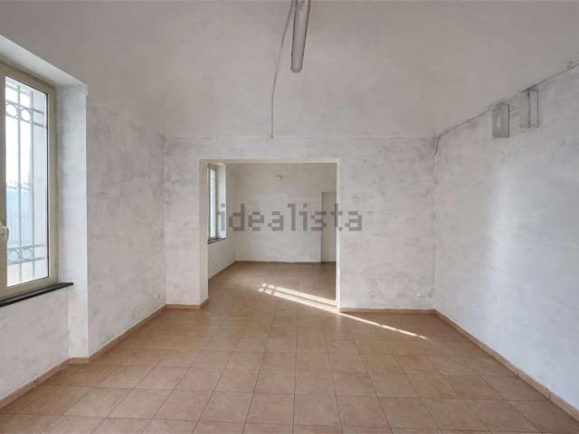 Locale in affitto di 44 m² in Via Nazionale Adriatica Nord, 61