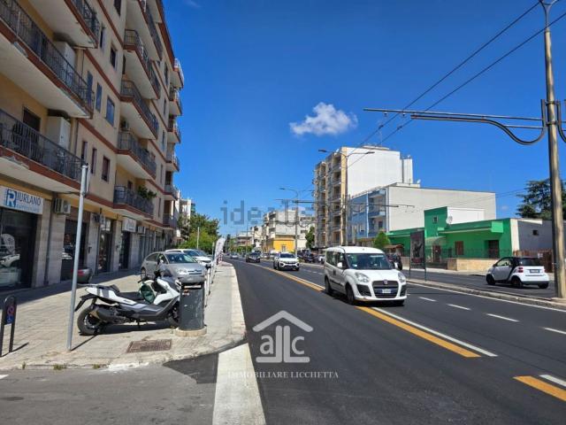 Locale in affitto di 44 m² in Viale Giovanni Paolo II, 19