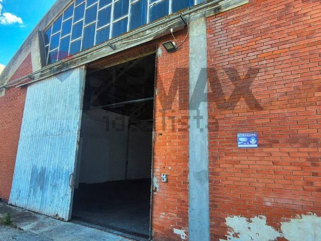 Locale in affitto di 450 m²