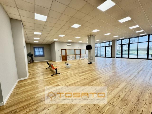 Locale in affitto di 450 m²