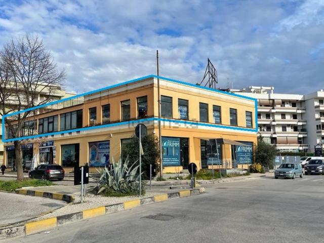 Locale in affitto di 450 m² in Via Matilde Serao, 129