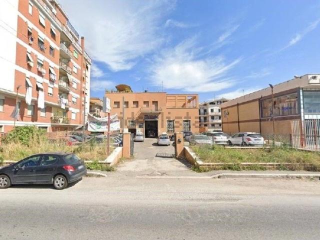 Locale in affitto di 450 m² in Via Nazionale Tiburtina, 64