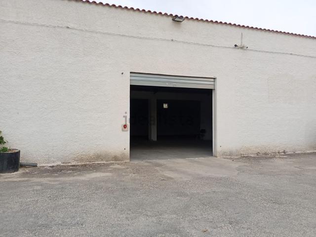 Locale in affitto di 450 m² in Contrada Torrelunga Puleo
