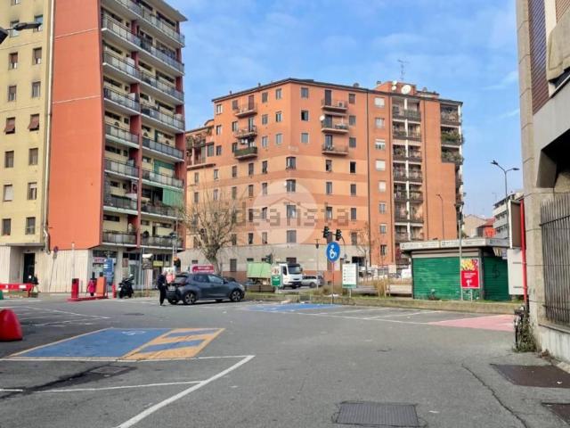 Locale in affitto di 45 m² in Piazza Angilberto II, 9