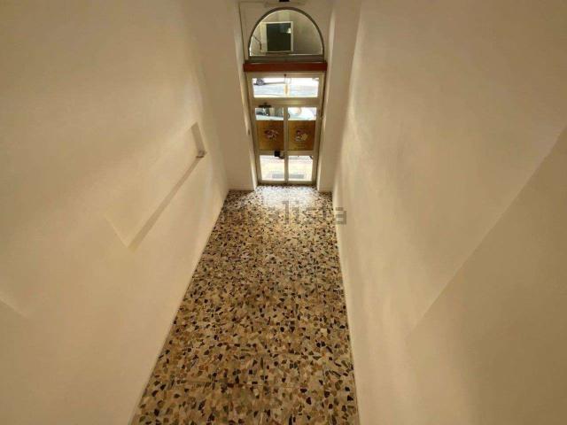 Locale in affitto di 45 m² in Piazza della Vittoria