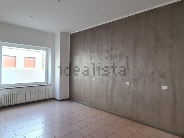 Locale in affitto di 45 m² in Piazza Fratelli Schiocchet, 14
