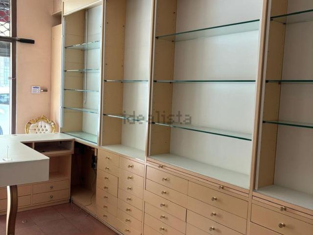 Locale in affitto di 45 m² in Strada Macedonio Melloni