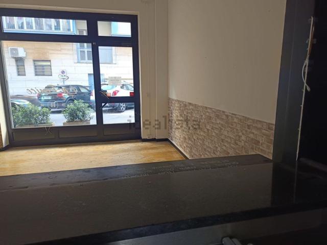 Locale in affitto di 45 m² in Via Vittorio Alfieri