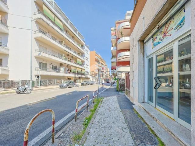 Locale in affitto di 45 m² in Via Aurelia, 349