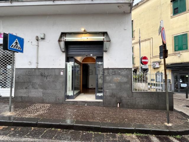 Locale in affitto di 45 m² in Via C. Rosini, 48