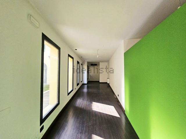 Locale in affitto di 45 m² in Via Cavour
