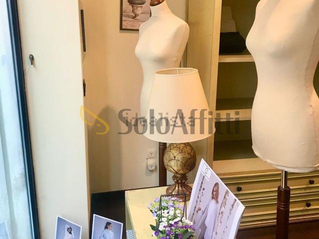 Locale in affitto di 45 m² in Via Cesare Battisti