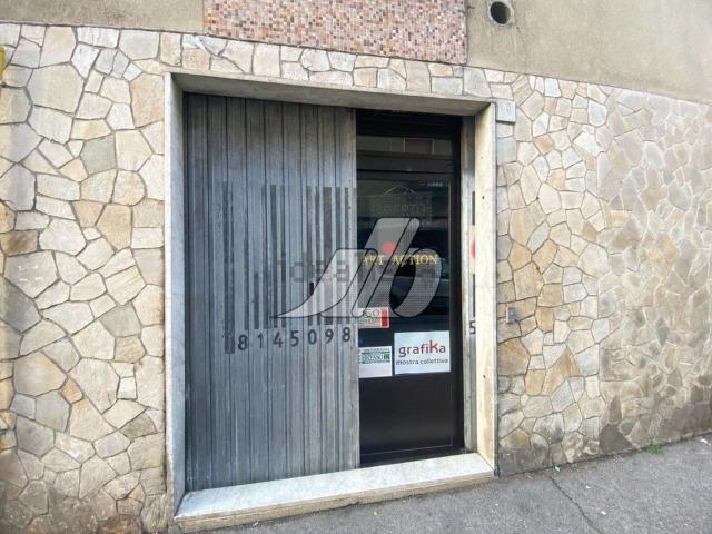 Locale in affitto di 45 m² in Via Dante Alighieri, 15