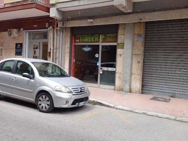 Locale in affitto di 45 m² in Via Friuli, 2