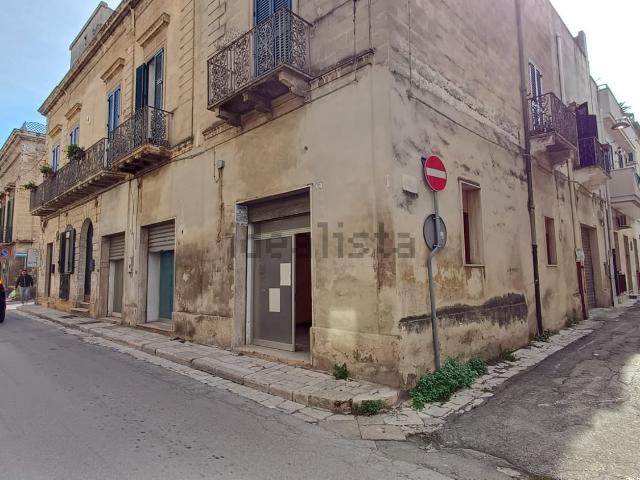 Locale in affitto di 45 m² in Via Giosuè Carducci, 11