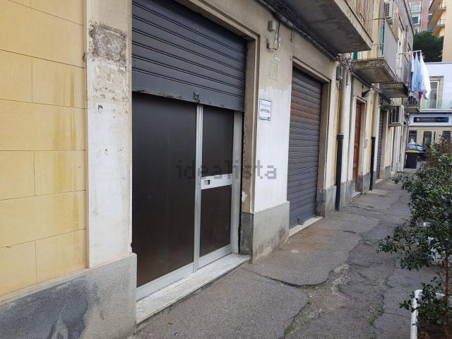 Locale in affitto di 45 m² in Via Guicciardini, 10