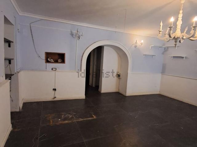 Locale in affitto di 45 m² in Via Maria Puteolana, 16