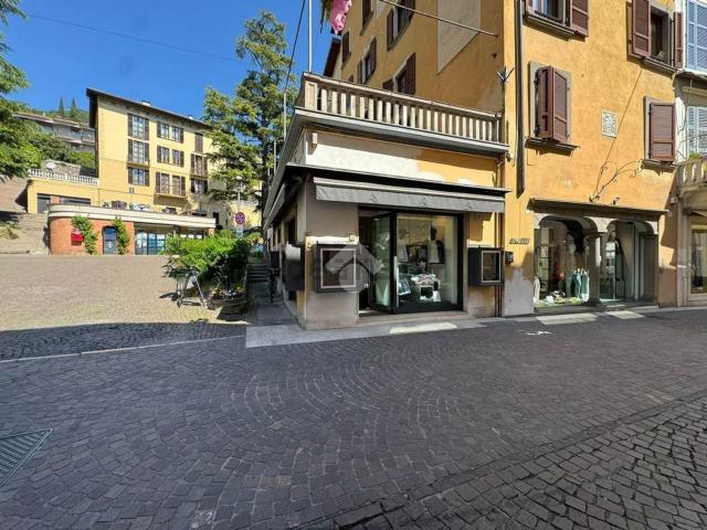 Locale in affitto di 45 m² in Via Mattia Butturini, 8