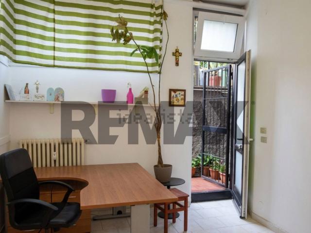 Locale in affitto di 45 m² in Via Privata Hermada, 19