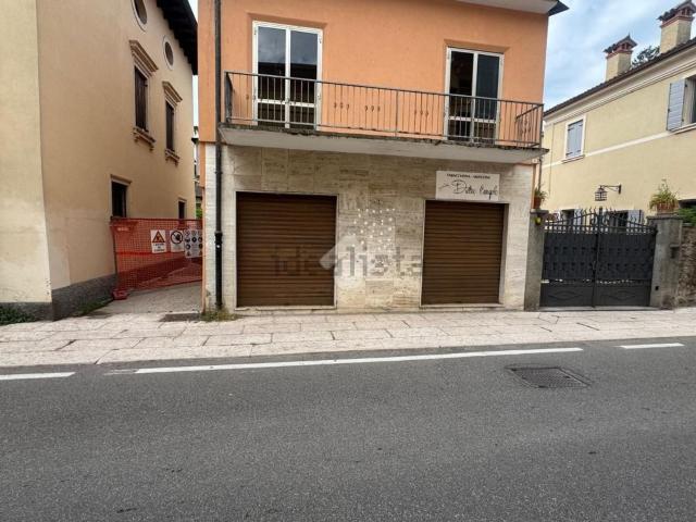 Locale in affitto di 45 m² in Via Roma, 3
