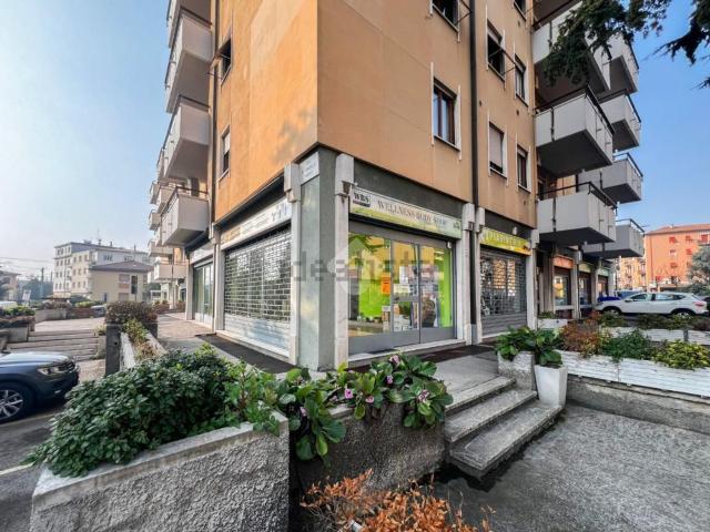 Locale in affitto di 45 m² in Viale del Piave, 28