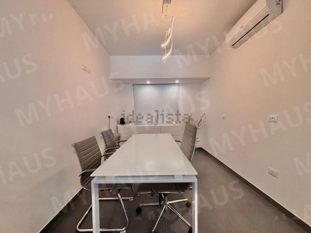 Locale in affitto di 45 m² in Viale Giulio Cesare