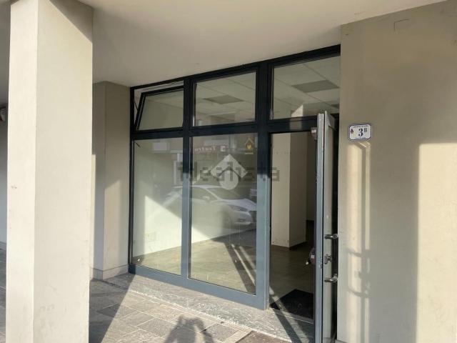 Locale in affitto di 46 m² in Piazza XXV Aprile, 3