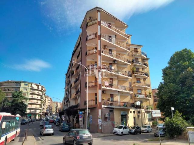 Locale in affitto di 46 m² in Piazza Bonaventura Zumbini, 31