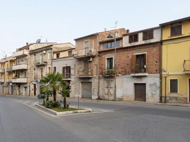 Locale in affitto di 46 m² in Via delle Terme