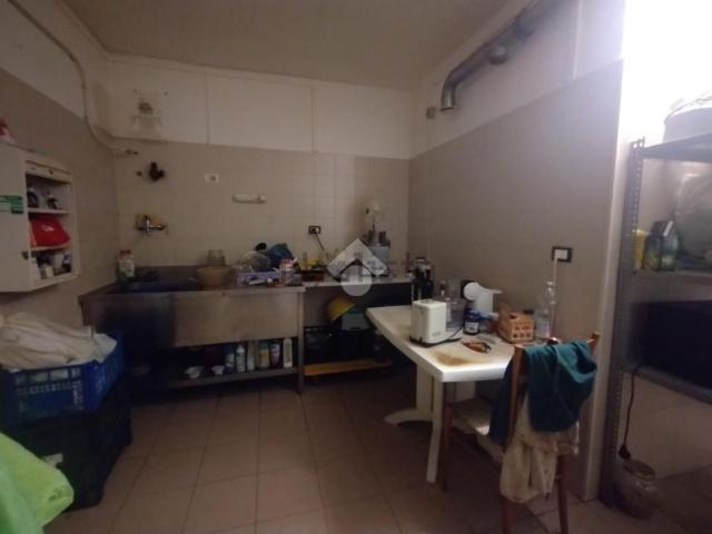 Locale in affitto di 46 m² in Via Eugenio Ruspoli, 48