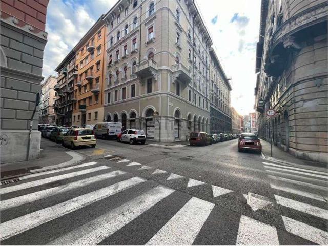 Locale in affitto di 46 m² in Via Giuseppe Parini, 9