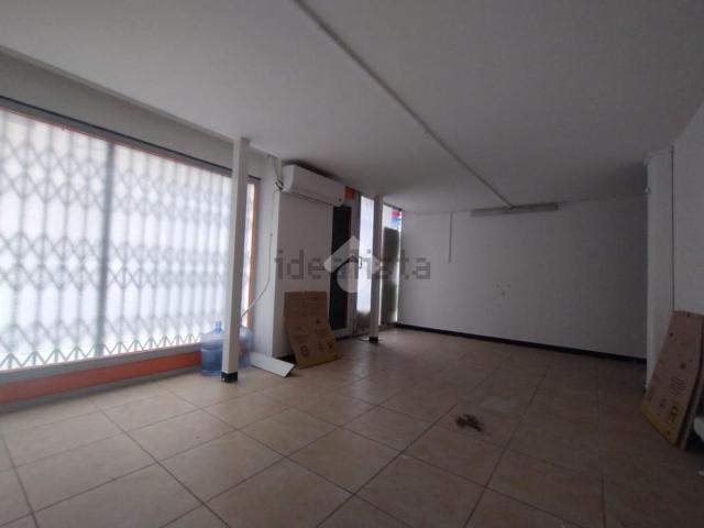 Locale in affitto di 46 m² in Via Luigi Mascherpa