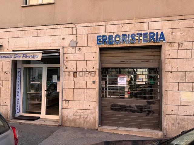 Locale in affitto di 46 m² in Via Ottavilla, 15
