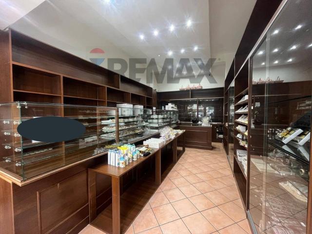 Locale in affitto di 46 m² in Via Roma