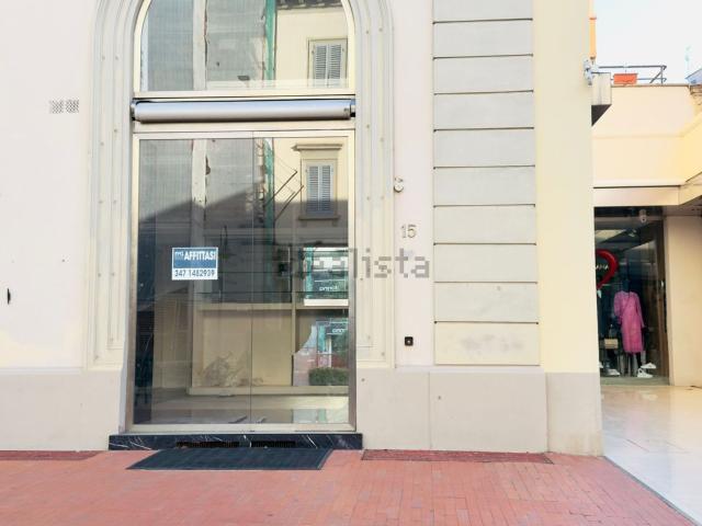 Locale in affitto di 48 m² in Corso Giacomo Matteotti, 15