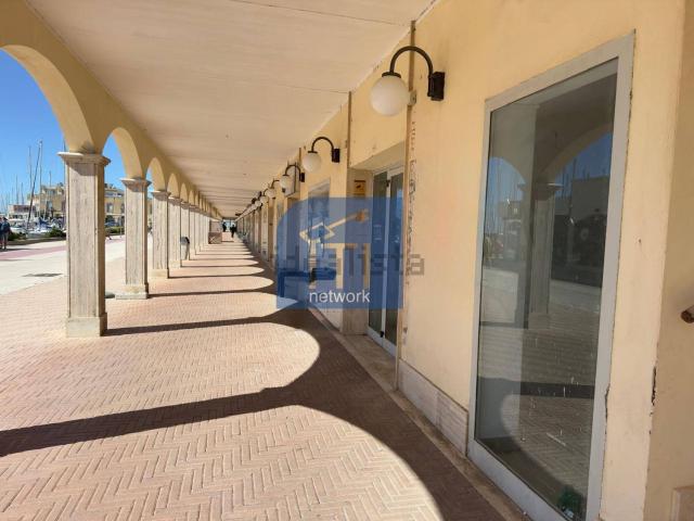 Locale in affitto di 48 m² in Lungomare Duca degli Abruzzi, 83