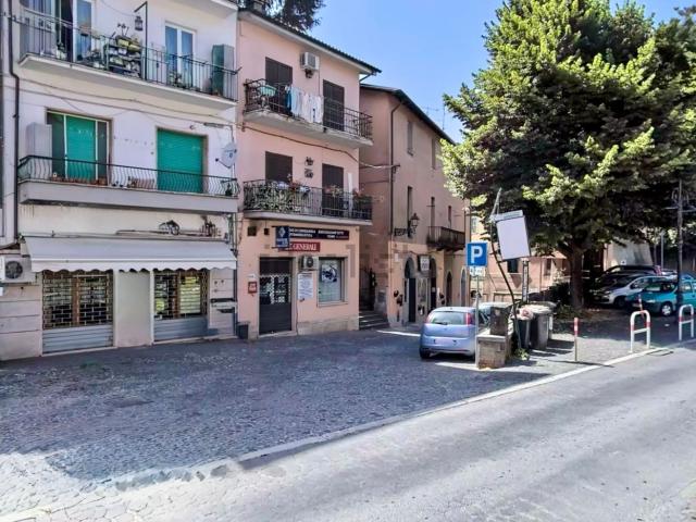Locale in affitto di 48 m² in Piazza Plebiscito