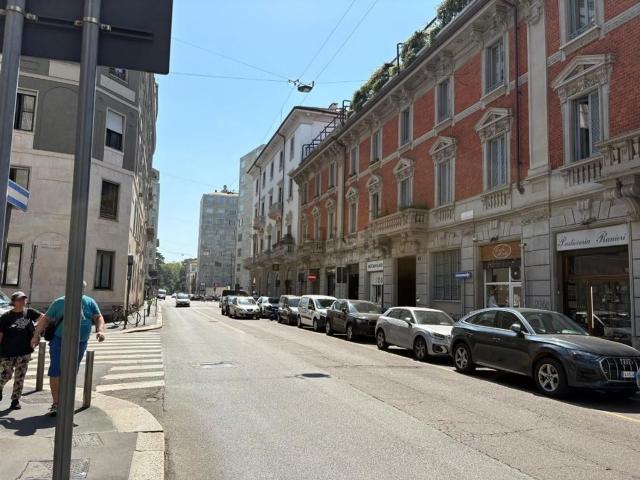 Locale in affitto di 48 m² in Via della Moscova
