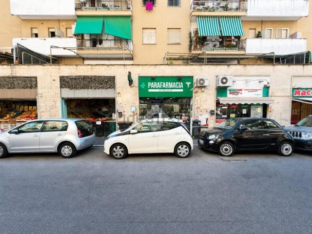 Locale in affitto di 48 m² in Via Francesco D&apos Ovidio, 82