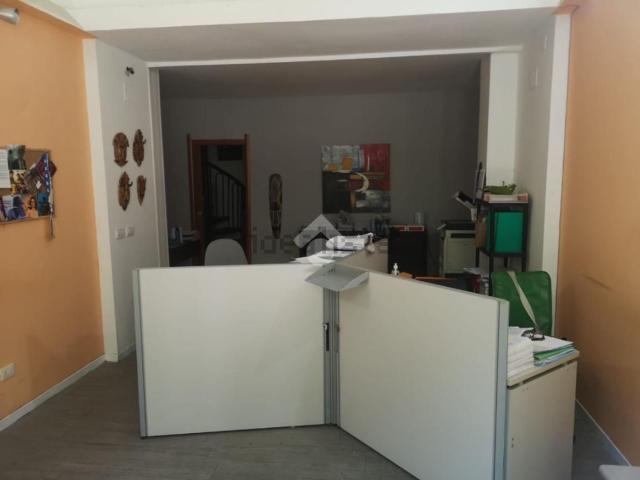 Locale in affitto di 48 m² in Via Lecce, 14