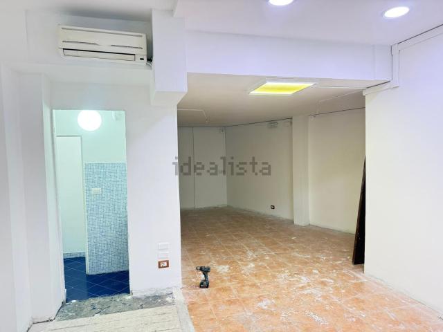 Locale in affitto di 48 m² in Via Oderisi da Gubbio, 240